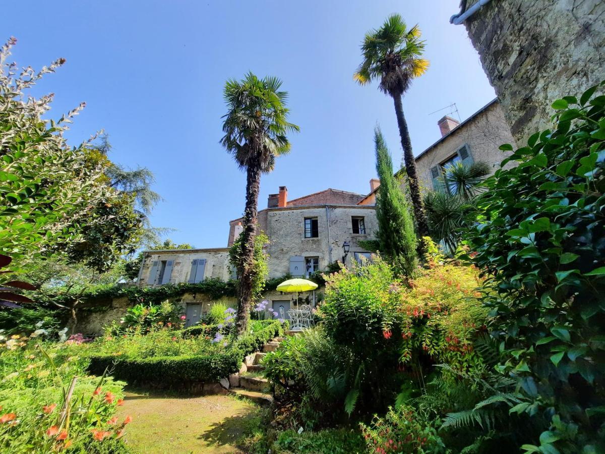Les Cedres Bed and Breakfast Montaigu-Vendee Exteriör bild